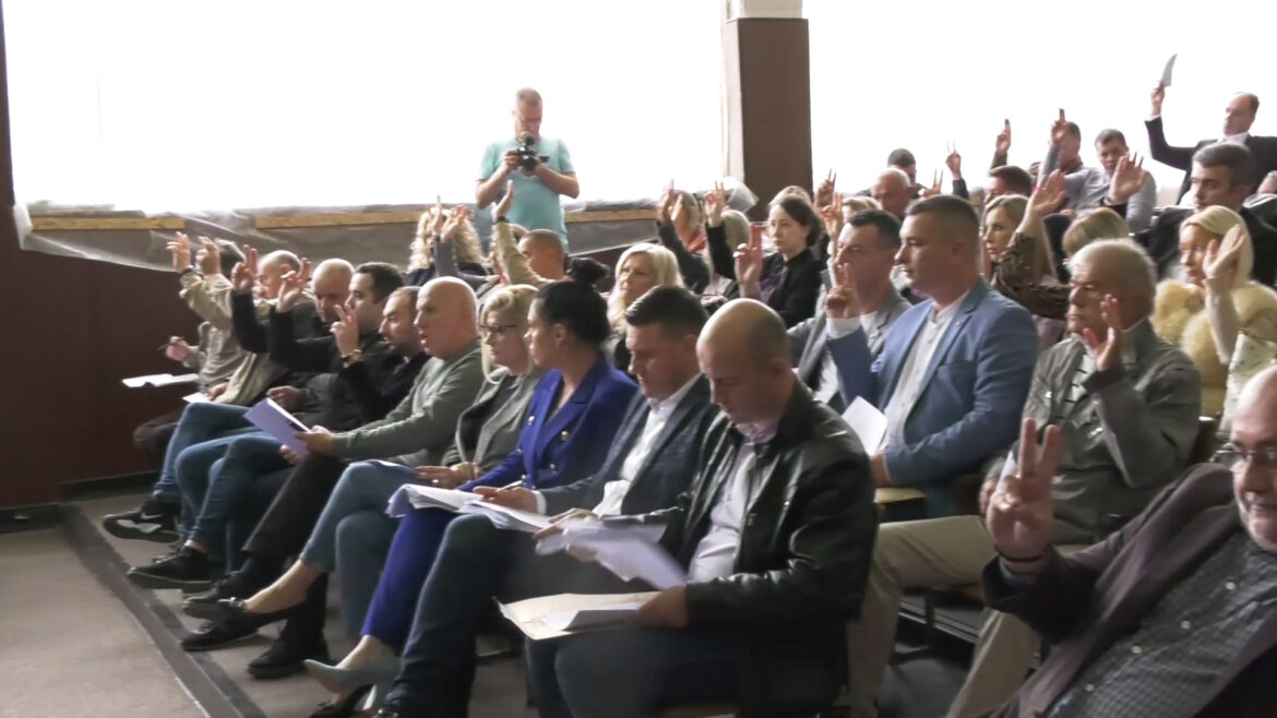 SKUPSTINA 26 10.mp4.00_00_27_35.Still001