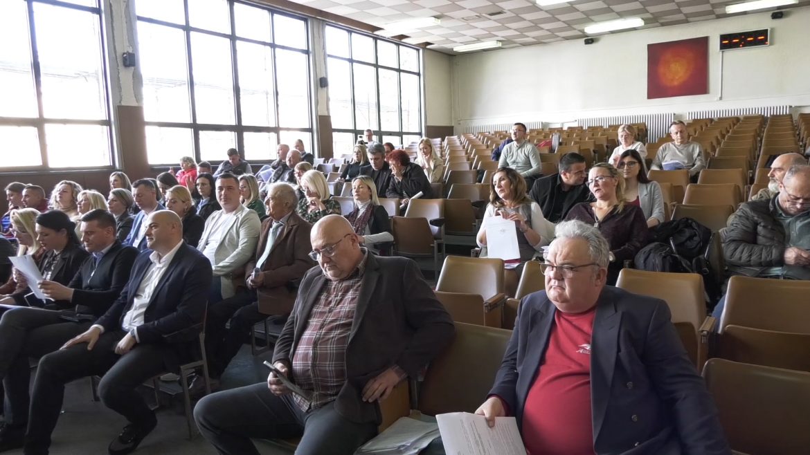 SO S PALANKA 1 3.mp4.00_00_29_43.Still001